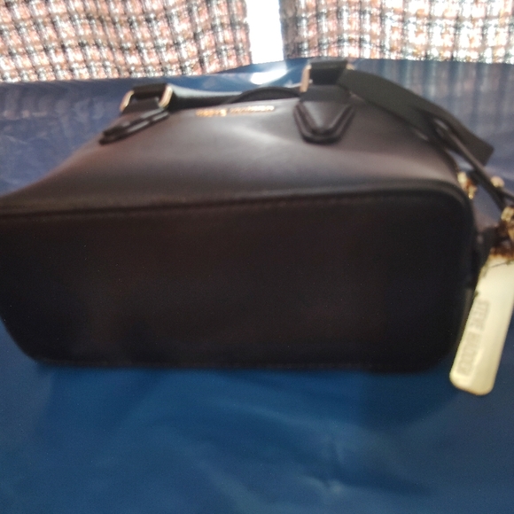 Steve Madden Mini/ Small Purse With Side Tag - Picture 13 of 16